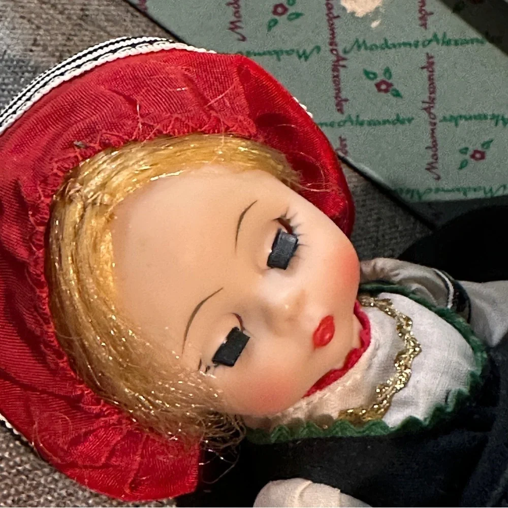 Madame Alexander Vintage Doll Finland 761 with box